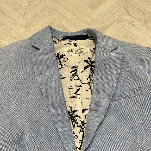 H&M light blue blazer, size 6 - Picture 3 of 7